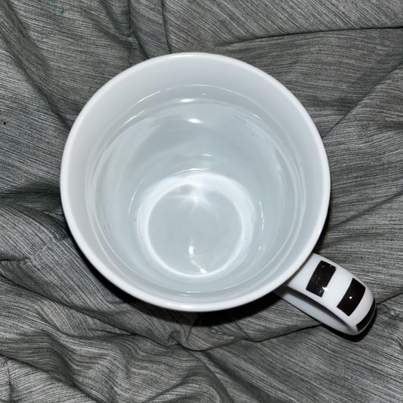 🐇 Pier 1 Girlfriends mug - Girlfriends - Right up there with booze & shopping - Picture 3 of 6